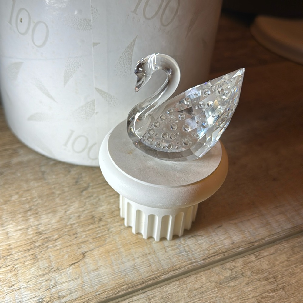 Swarovski swan with crystals on wings in mint condition.